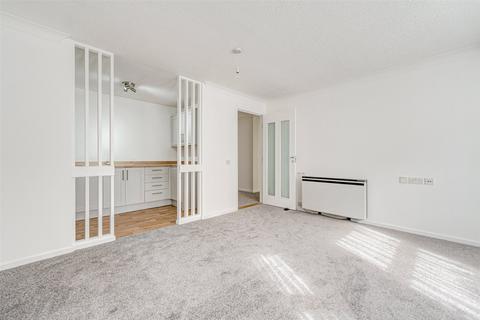 2 bedroom retirement property for sale, West Street, Worthing, West Sussex, BN11