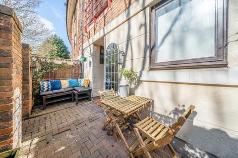 6 Plover Way, London, SE16 7TT