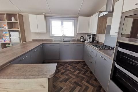 3 bedroom lodge for sale, Church Lane, CO5 8TJ