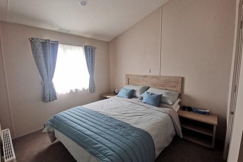 3 bedroom lodge for sale, Church Lane, CO5 8TJ