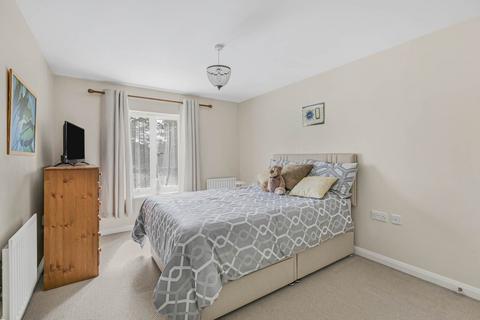 2 bedroom flat for sale, Mosquito Way, Hatfield