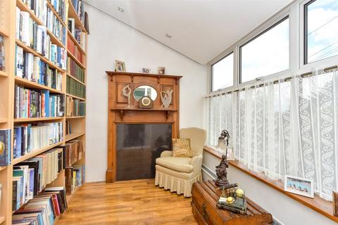 10 Jersey Road, Rochester, ME2 3PE
