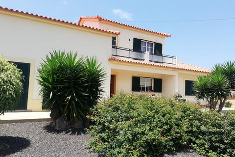 3 bedroom house, Estrada Velha da Camacha