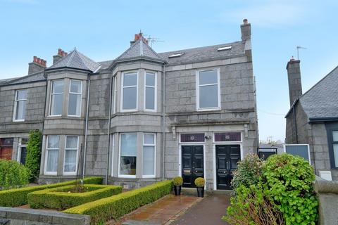 3 bedroom flat for sale, Cromwell Road, The West End, Aberdeen, AB15