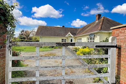 3 bedroom detached bungalow for sale, Colchester Road, Elmstead, Colchester, CO7