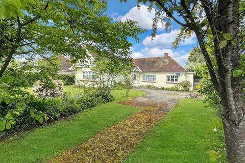 3 bedroom detached bungalow for sale, Colchester Road, Elmstead, Colchester, CO7