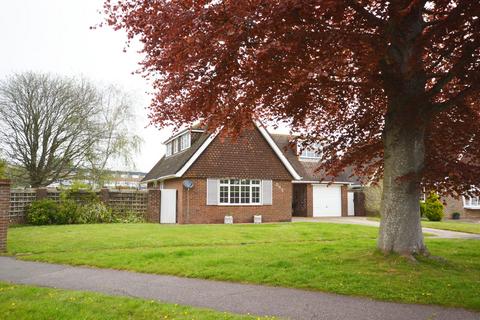 3 bedroom detached bungalow for sale, Newhall Close, Aldwick, Bognor Regis