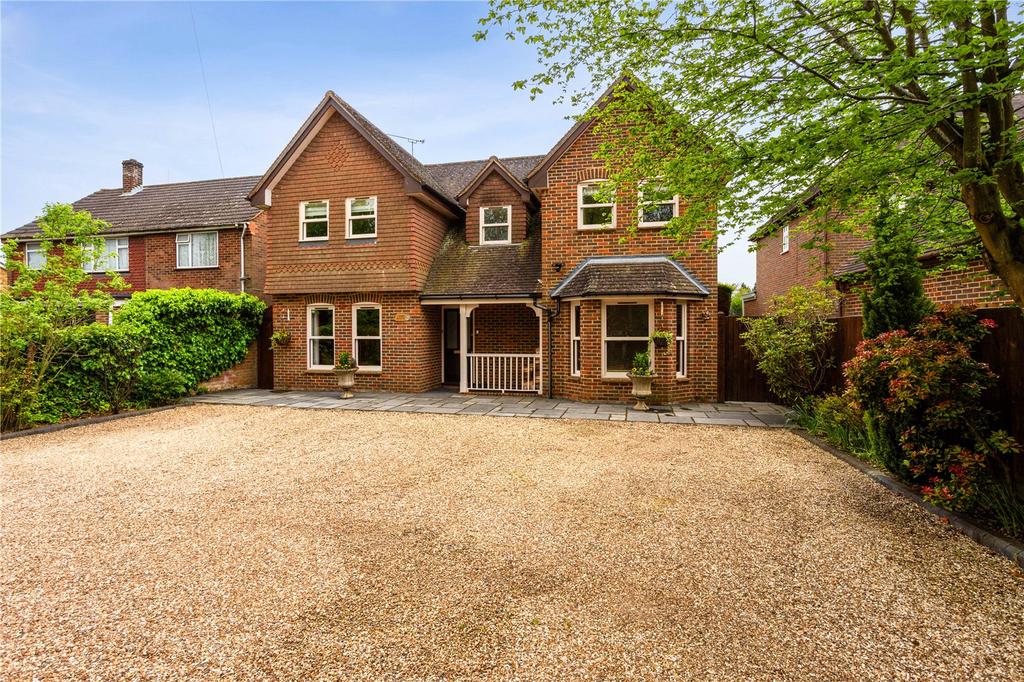 Church Road, Windlesham, Surrey, GU20 4 bed detached house - £1,100,000