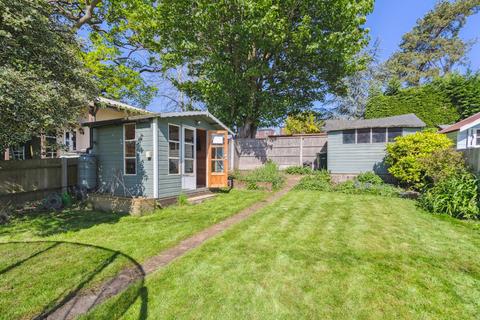 32 Mount View, Rickmansworth, WD3 7AY