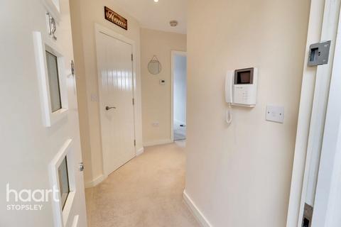 12, Westfield Court Handcross Road, Luton, LU2 8DW