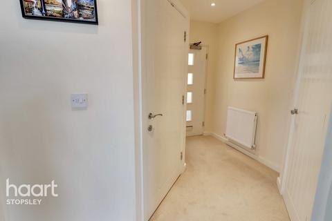 12, Westfield Court Handcross Road, Luton, LU2 8DW
