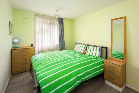 2 bedroom flat for sale, Old Mill Court, Chigwell Road, London, E18