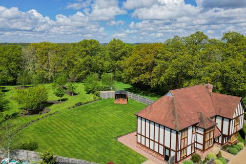 14 Parsonage Croft, Etchingham, TN19 7BY