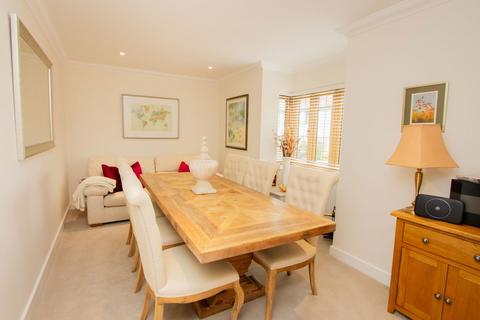 14 Parsonage Croft, Etchingham, TN19 7BY