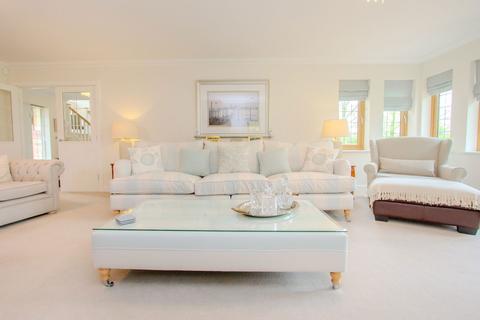 14 Parsonage Croft, Etchingham, TN19 7BY