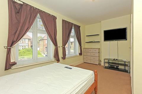 4 bedroom semi-detached house to rent, Borden Lane, Sittingbourne, Kent, ME10