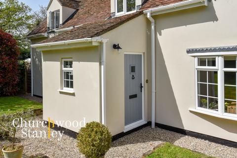 4 bedroom cottage for sale, Colchester Road, Wix, CO11