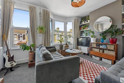 1 bedroom flat for sale, St. Georges Road, London E7