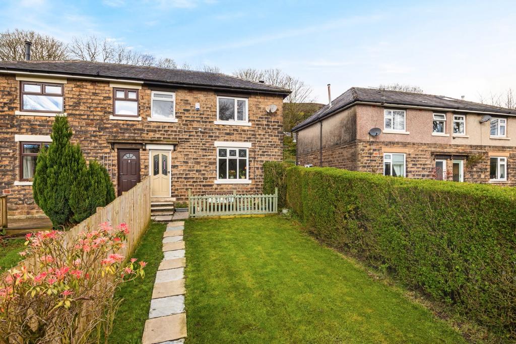 6 MOOR CRESCENT, DIGGLE, OLDHAM 3 bed semidetached house for sale £