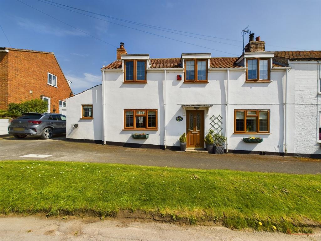 2 Bedroom Semi Detached Cottage   For Sale