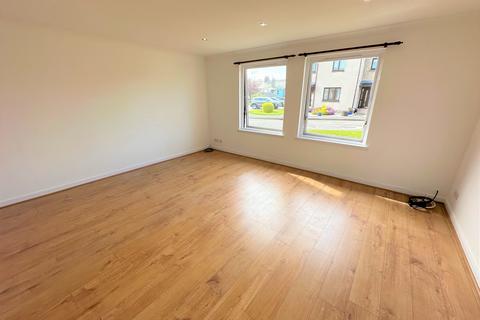 2 bedroom flat to rent, Cross Street, Broughty Ferry, Dundee, DD5