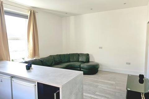 2 bedroom apartment to rent, Ashley Road, Bristol BS6