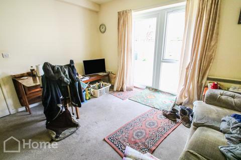 2 bedroom flat for sale, Avonfield Avenue, Bradford-on-Avon BA15