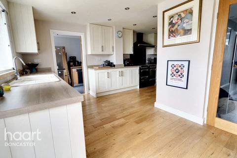 18 Tenter Balk Lane, Adwick Le Street, Doncaster, DN6 7EF