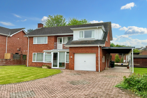 4 bedroom detached house for sale, Stopford Close, Hereford, HR1