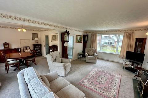 4 bedroom detached house for sale, Stopford Close, Hampton Park , Hereford, HR1