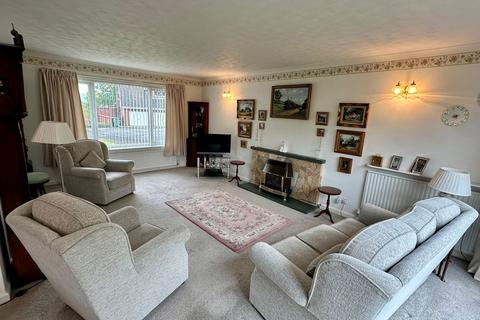 2 Stopford Close, Hereford, HR1 1TW