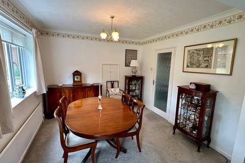 2 Stopford Close, Hereford, HR1 1TW