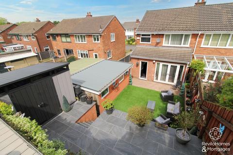 35 Ashley Close, Rochdale, OL11 3EP