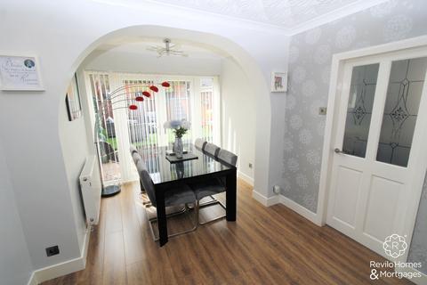 35 Ashley Close, Rochdale, OL11 3EP
