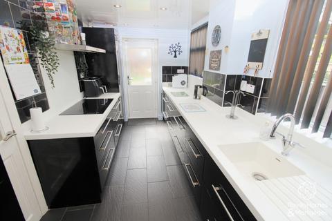 35 Ashley Close, Rochdale, OL11 3EP