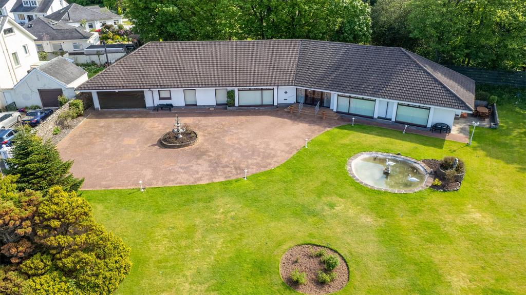 Greenock Road, Largs KA30 4 bed detached bungalow £595,000