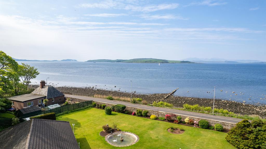 Greenock Road, Largs KA30 4 bed detached bungalow £595,000