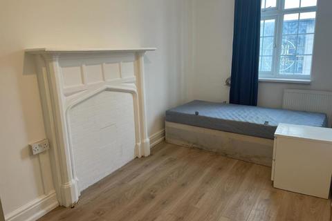 1 bedroom in a house share to rent, Croydon CR0