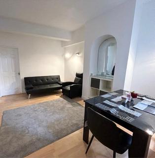 3 bedroom terraced house to rent, Troughton Road, Charlton