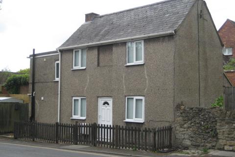 2 bedroom detached house to rent, Ilchester Road, Yeovil BA21