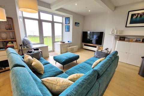 2 bedroom apartment for sale, THE REST, REST BAY, PORTHCAWL, CF36 3UP