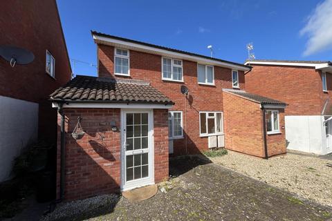 2 bedroom semi-detached house to rent, Arnold Close, Taunton