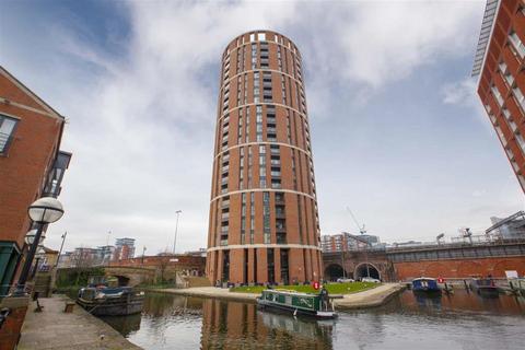 2 bedroom apartment to rent, 124/Candle House, Leeds