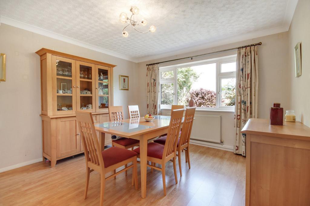 Bedroom/Dining Room