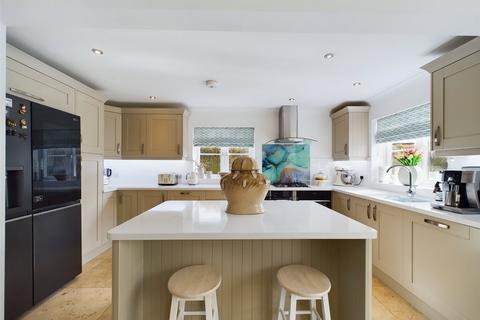 2 Barnfield Park, Stratton, Bude, EX23 9BQ