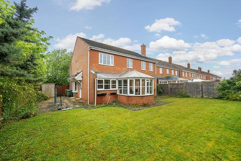5 bedroom detached house for sale, Pintail Close, Aylesbury, Buckinghamshire
