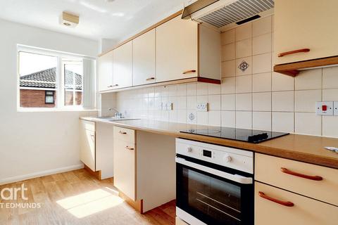 1 bedroom flat for sale, Durham Close, Bury St Edmunds