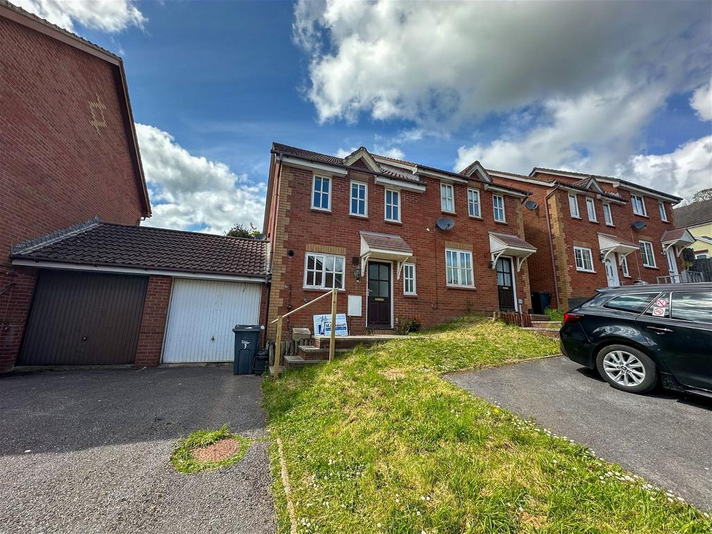 Mallard Close, The Willows, Torquay 3 bed semidetached house to rent
