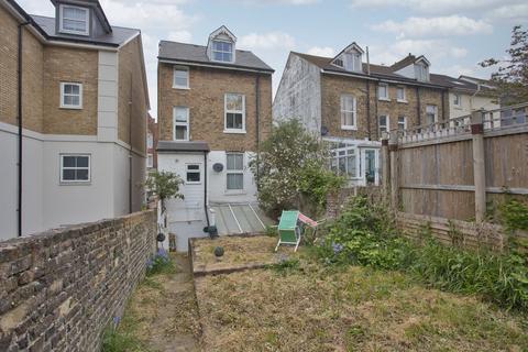 1 bedroom flat for sale, Folkestone Road, Dover, CT17