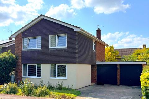 4 bedroom detached house for sale, Paynes Close, Letchworth Garden City, SG6